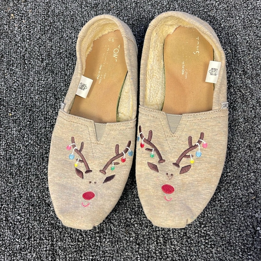 Holiday Toms